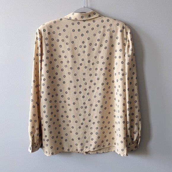 Liz Claiborne Cream Blouse with Black Pattern - Picture 2 of 6